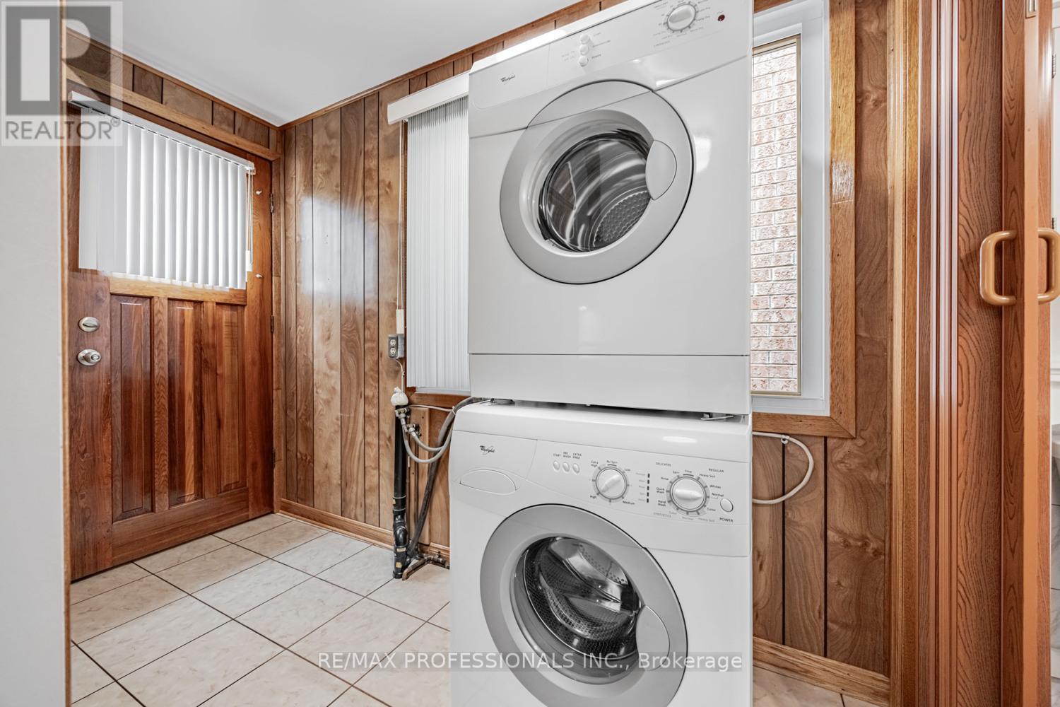 507 Salem Avenue N, Toronto, Ontario  M6H 3C9 - Photo 15 - W12456054