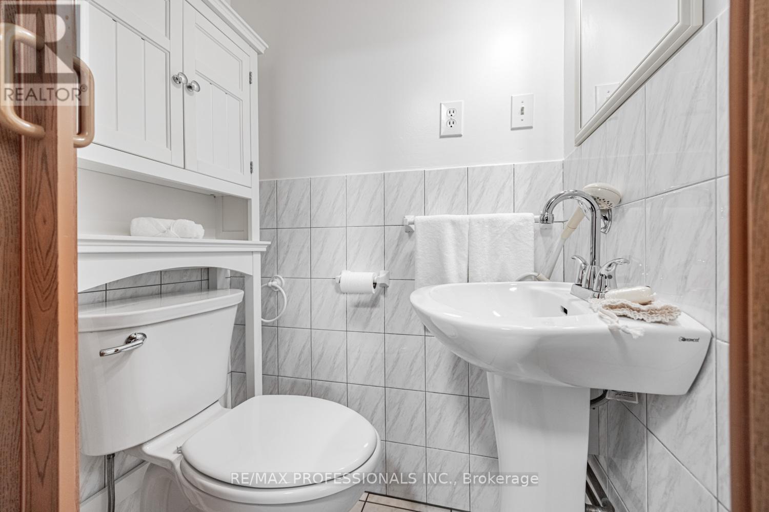 507 Salem Avenue N, Toronto, Ontario  M6H 3C9 - Photo 16 - W12456054