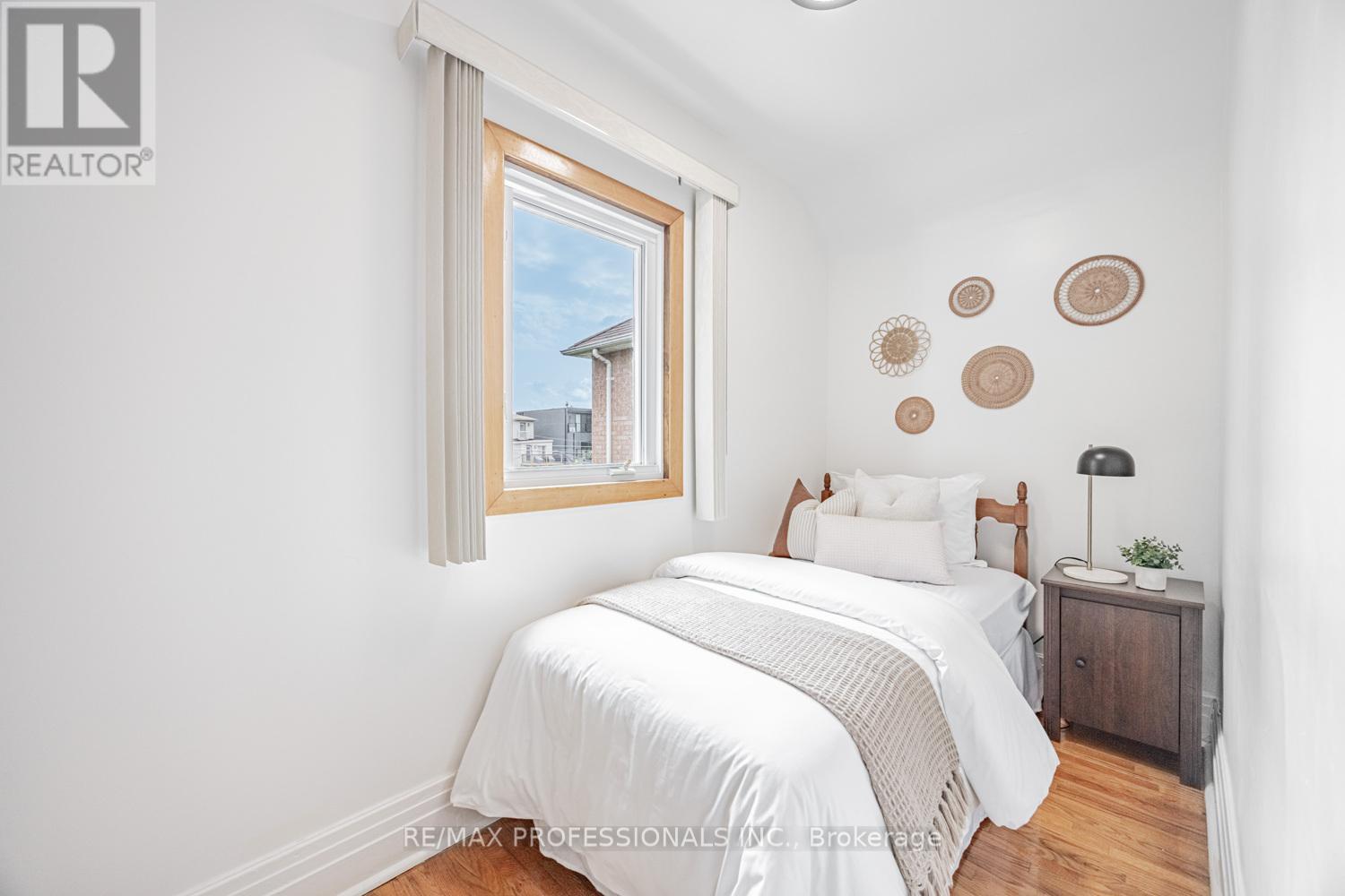 507 Salem Avenue N, Toronto, Ontario  M6H 3C9 - Photo 22 - W12456054
