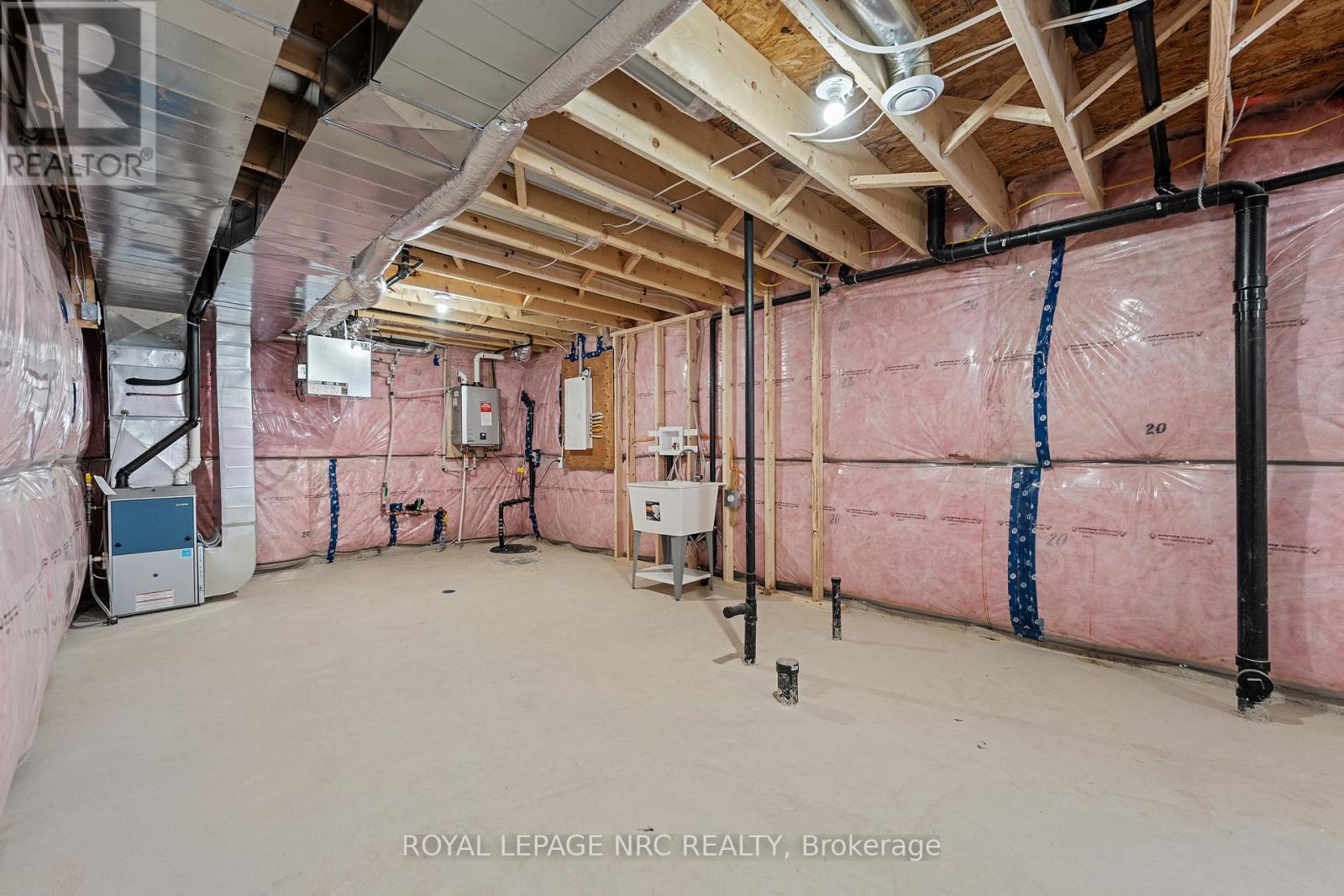 4062 Glenspring Road, Fort Erie (Crystal Beach), Ontario  L0S 1B0 - Photo 35 - X12456133