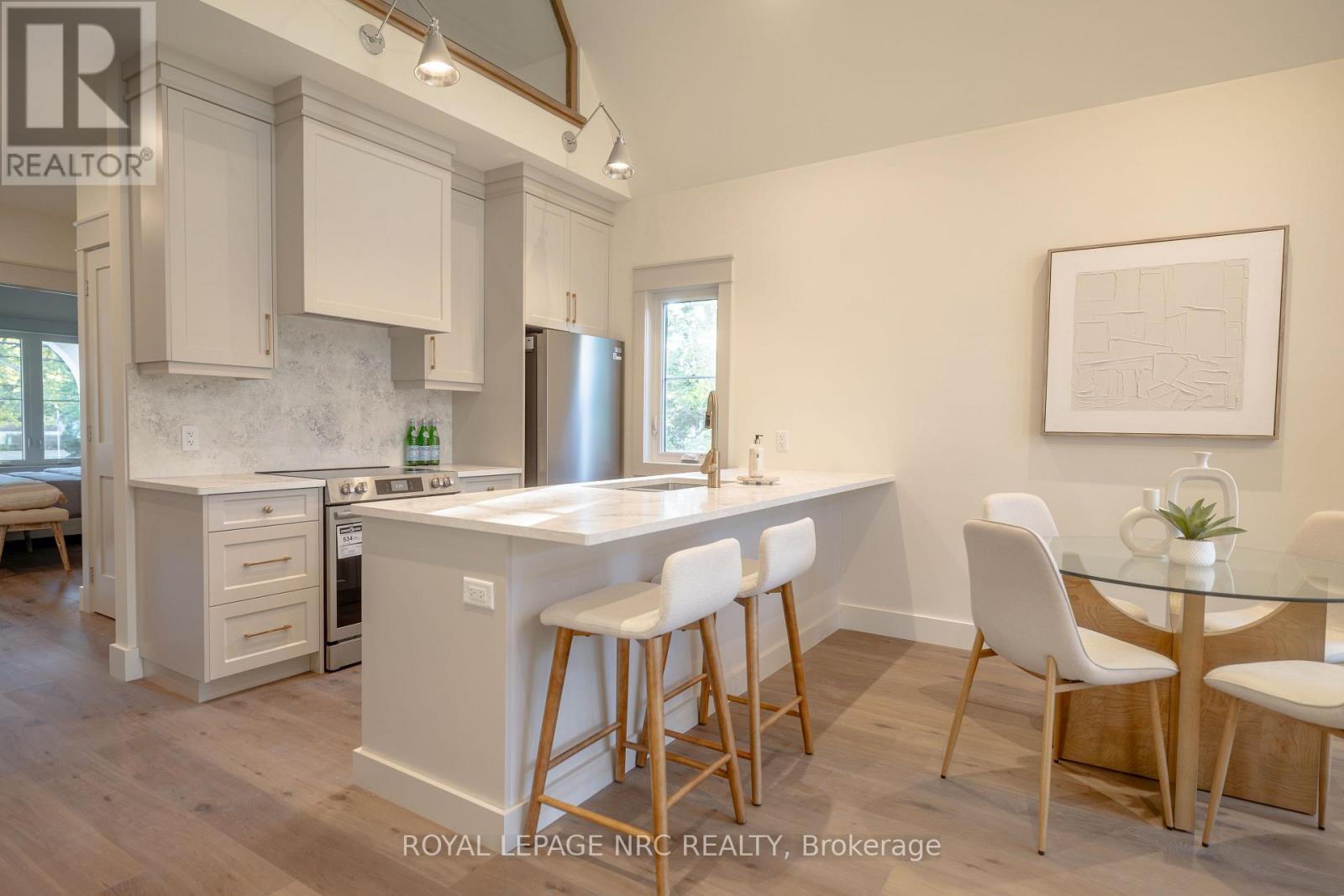 4062 Glenspring Road, Fort Erie (Crystal Beach), Ontario  L0S 1B0 - Photo 6 - X12456133