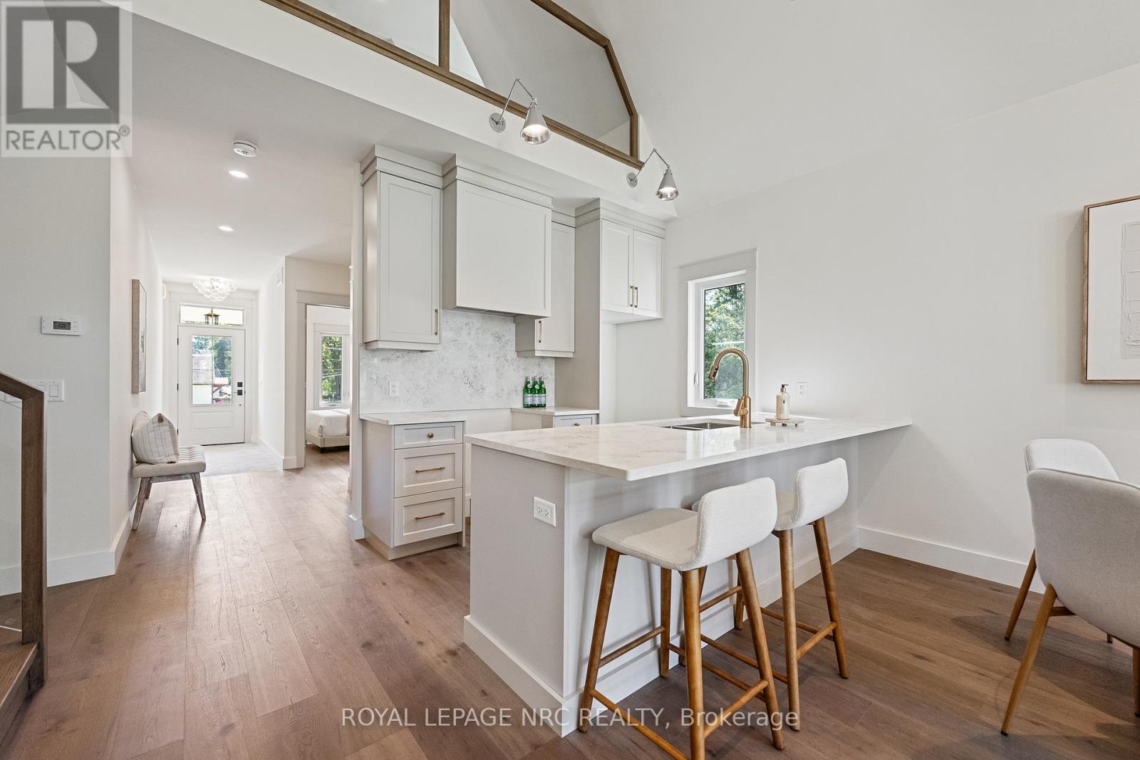 4062 Glenspring Road, Fort Erie (Crystal Beach), Ontario  L0S 1B0 - Photo 8 - X12456133