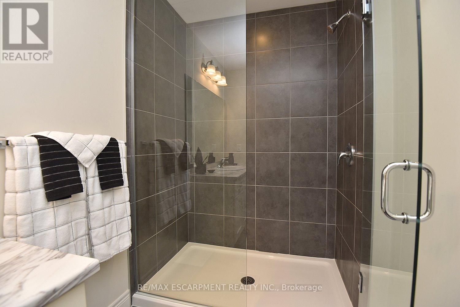7 - 40 Hamilton Street S, Hamilton, Ontario  L8B 1V8 - Photo 29 - X12455997