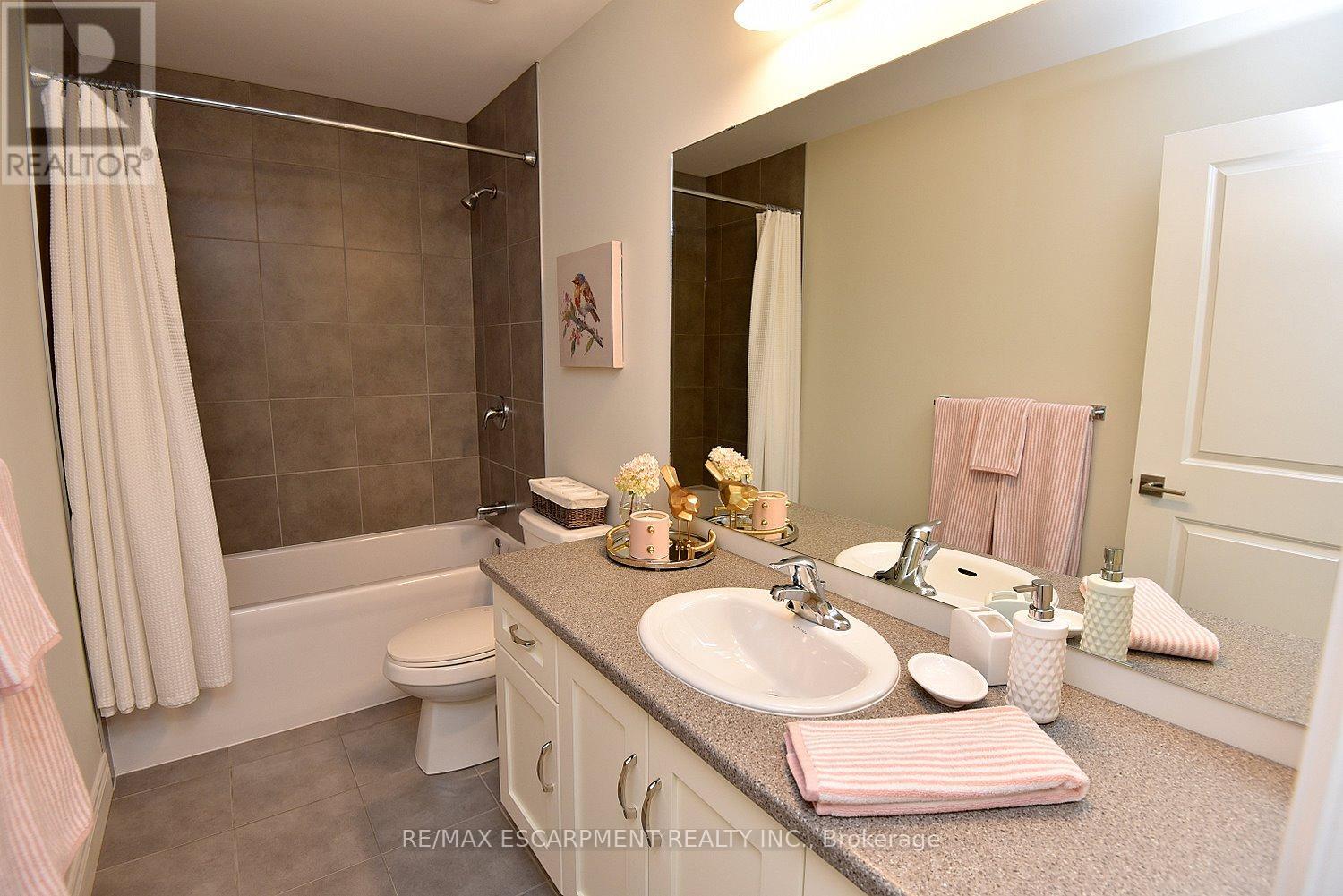 7 - 40 Hamilton Street S, Hamilton, Ontario  L8B 1V8 - Photo 35 - X12455997