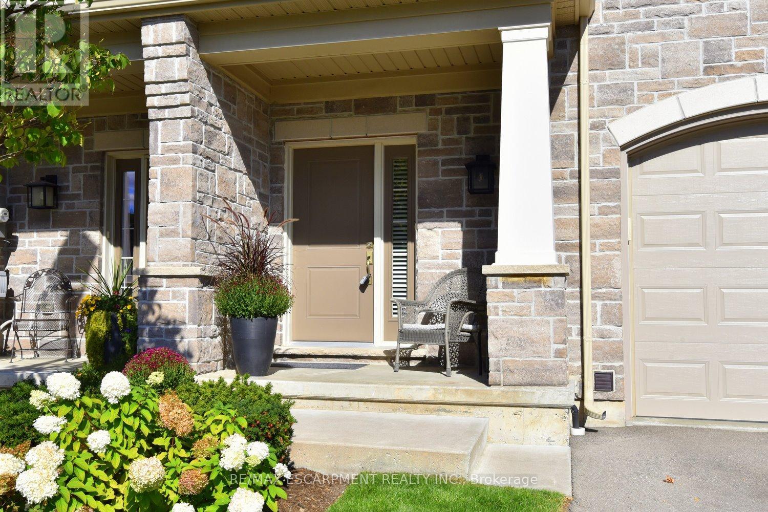 7 - 40 Hamilton Street S, Hamilton, Ontario  L8B 1V8 - Photo 5 - X12455997