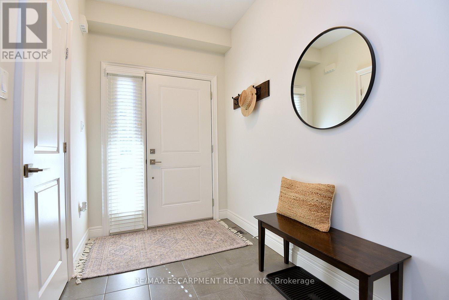 7 - 40 Hamilton Street S, Hamilton, Ontario  L8B 1V8 - Photo 8 - X12455997