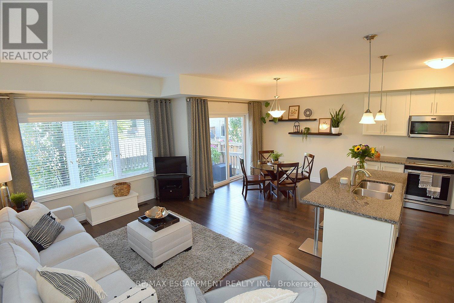 7 - 40 Hamilton Street S, Hamilton, Ontario  L8B 1V8 - Photo 9 - X12455997