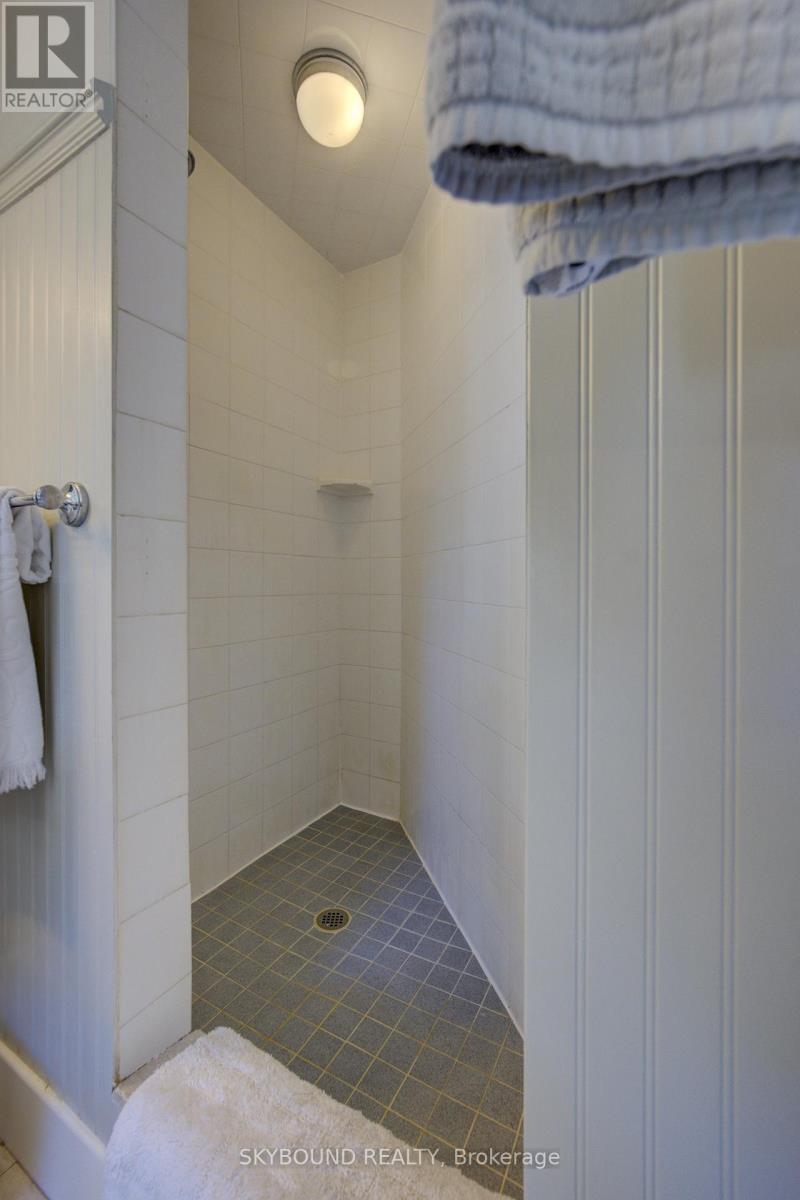 57 Brock Street, Kitchener, Ontario  N2M 1X2 - Photo 38 - X12456028