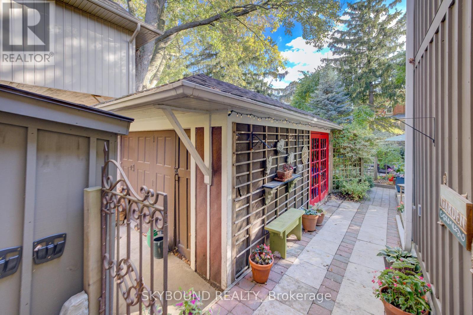 57 Brock Street, Kitchener, Ontario  N2M 1X2 - Photo 39 - X12456028