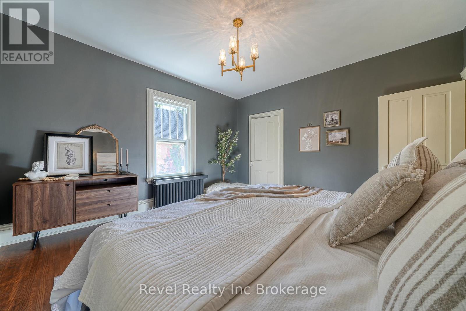 116 Vansittart Avenue, Woodstock, Ontario  N4S 6E6 - Photo 34 - X12456147