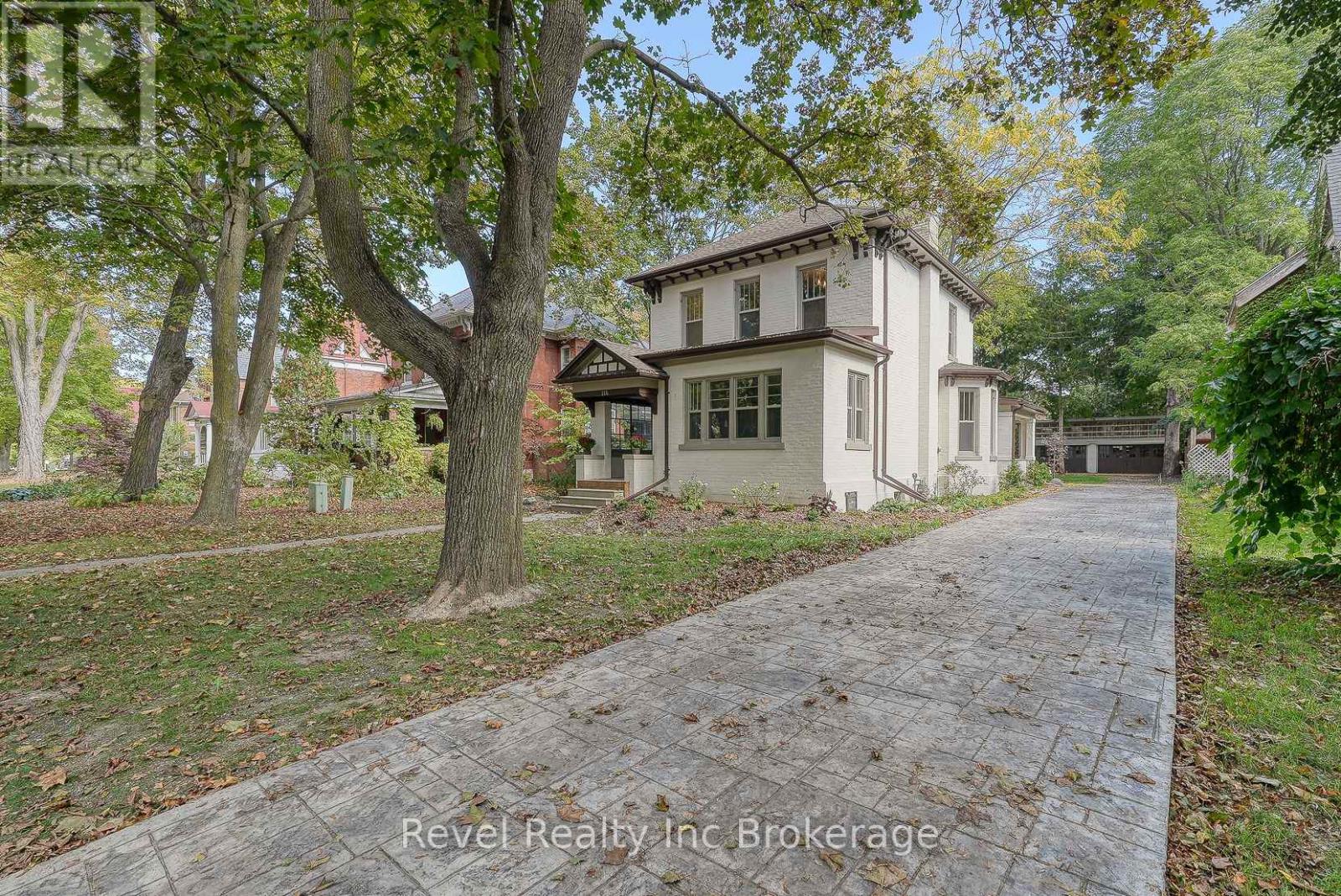 116 Vansittart Avenue, Woodstock, Ontario  N4S 6E6 - Photo 3 - X12456147