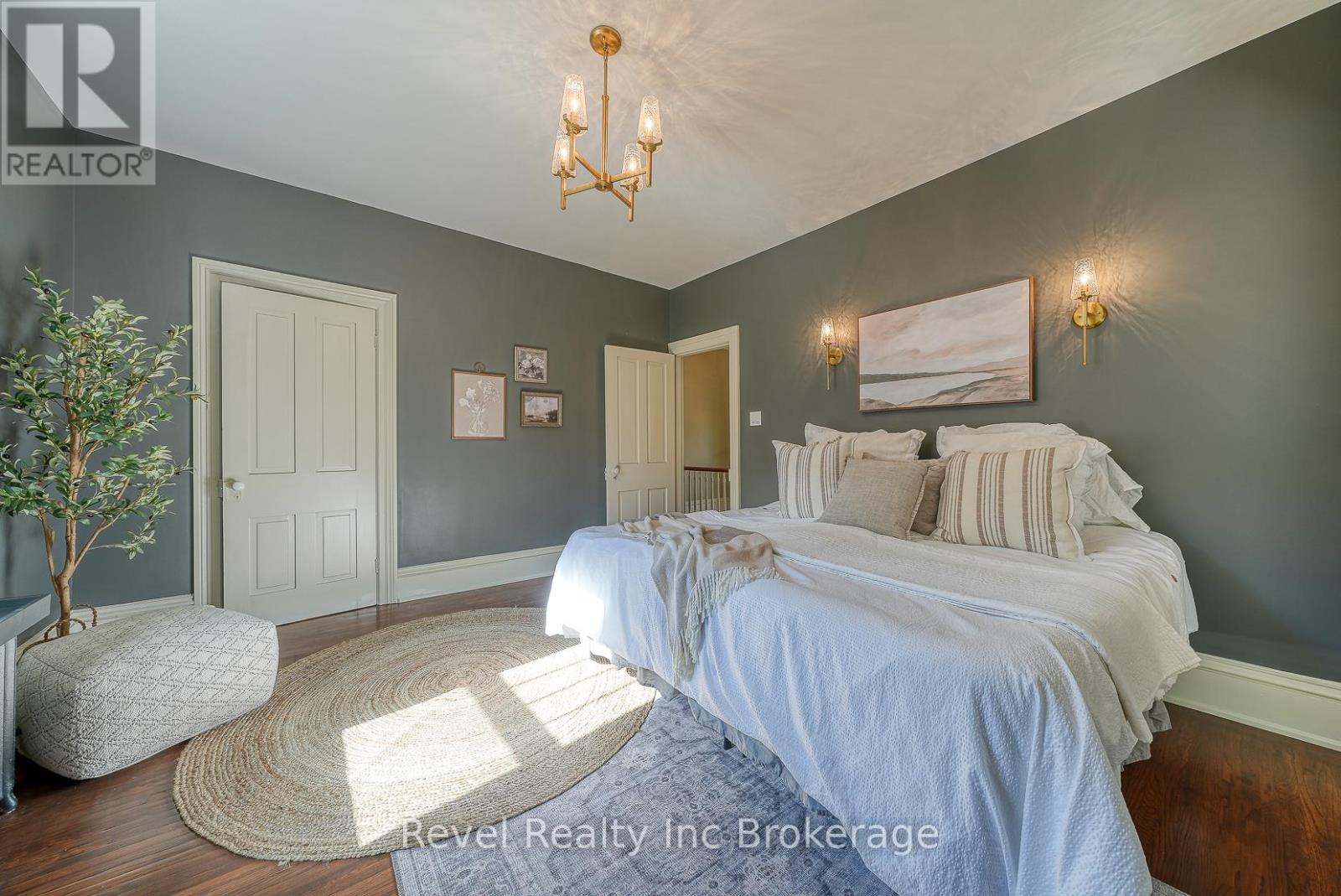 116 Vansittart Avenue, Woodstock, Ontario  N4S 6E6 - Photo 35 - X12456147