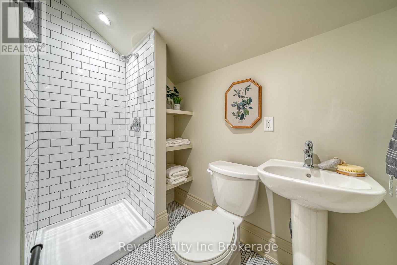 116 Vansittart Avenue, Woodstock, Ontario  N4S 6E6 - Photo 38 - X12456147