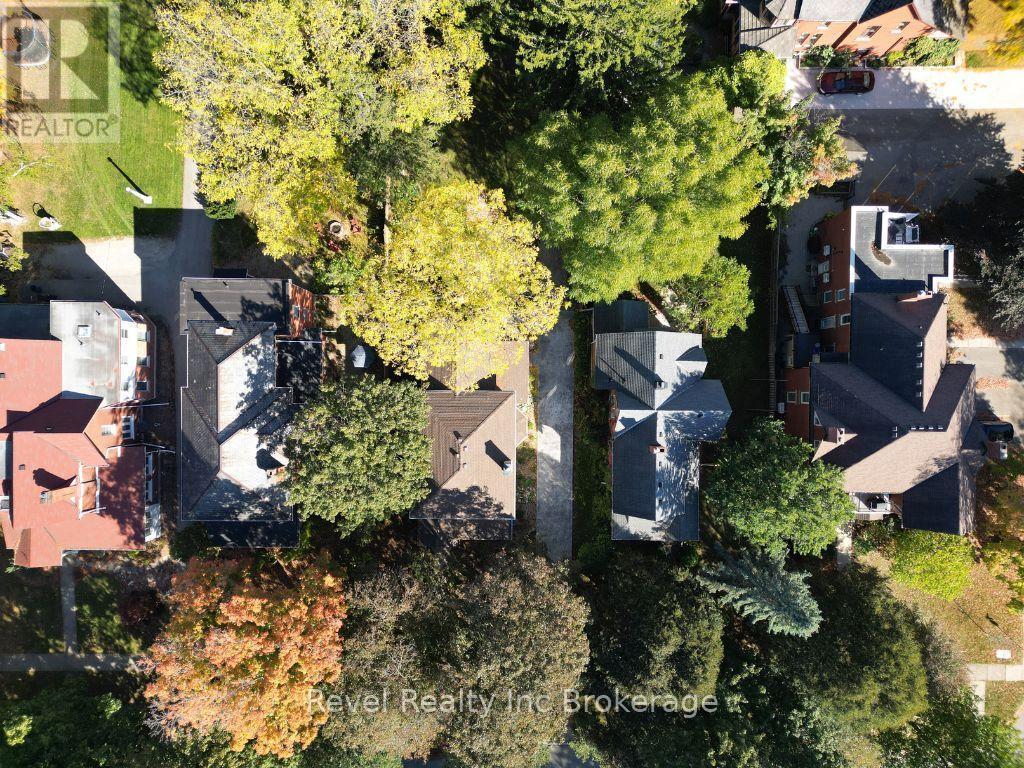 116 Vansittart Avenue, Woodstock, Ontario  N4S 6E6 - Photo 4 - X12456147