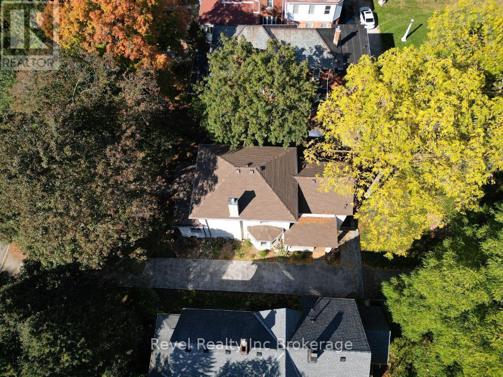 116 Vansittart Avenue, Woodstock, Ontario  N4S 6E6 - Photo 5 - X12456147