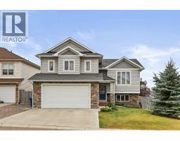 651 West Highland Crescent, Carstairs, Ca