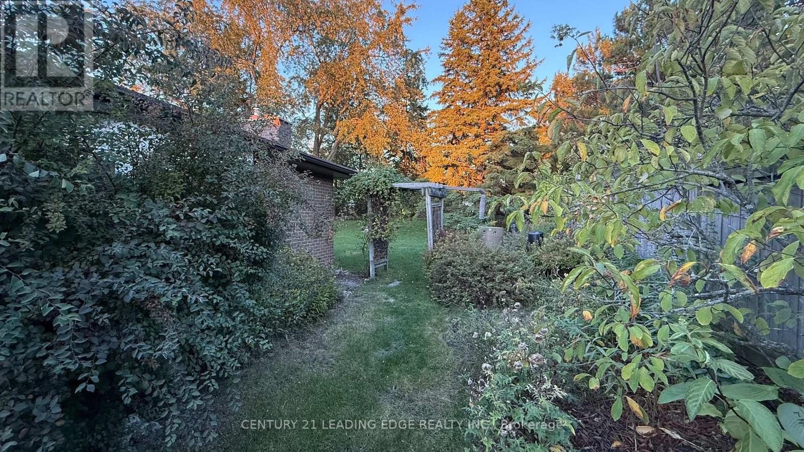 133 Elizabeth Crescent, Whitby, Ontario  L1N 3S1 - Photo 10 - E12453124