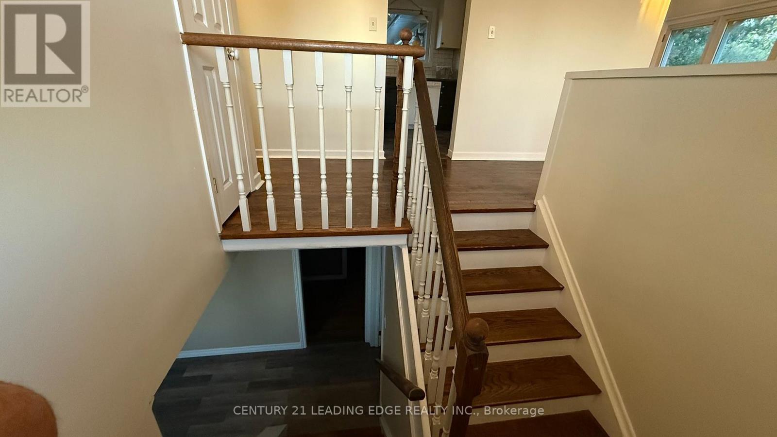 133 Elizabeth Crescent, Whitby, Ontario  L1N 3S1 - Photo 3 - E12453124