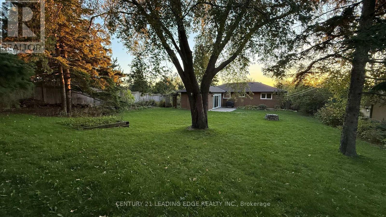 133 Elizabeth Crescent, Whitby, Ontario  L1N 3S1 - Photo 5 - E12453124