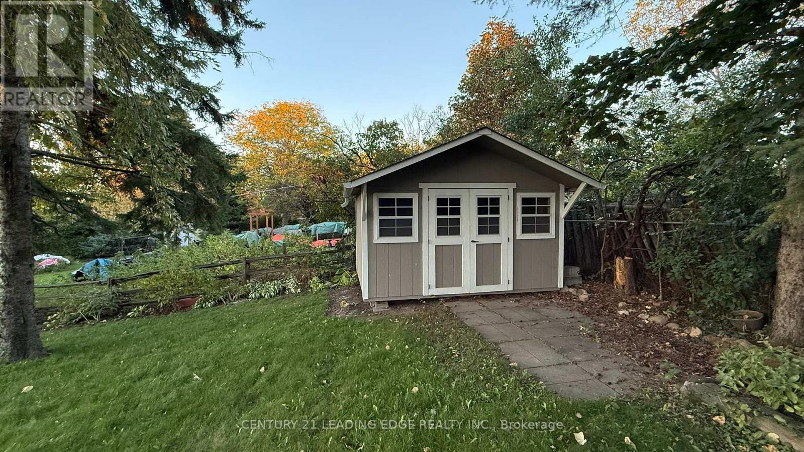 133 Elizabeth Crescent, Whitby, Ontario  L1N 3S1 - Photo 7 - E12453124