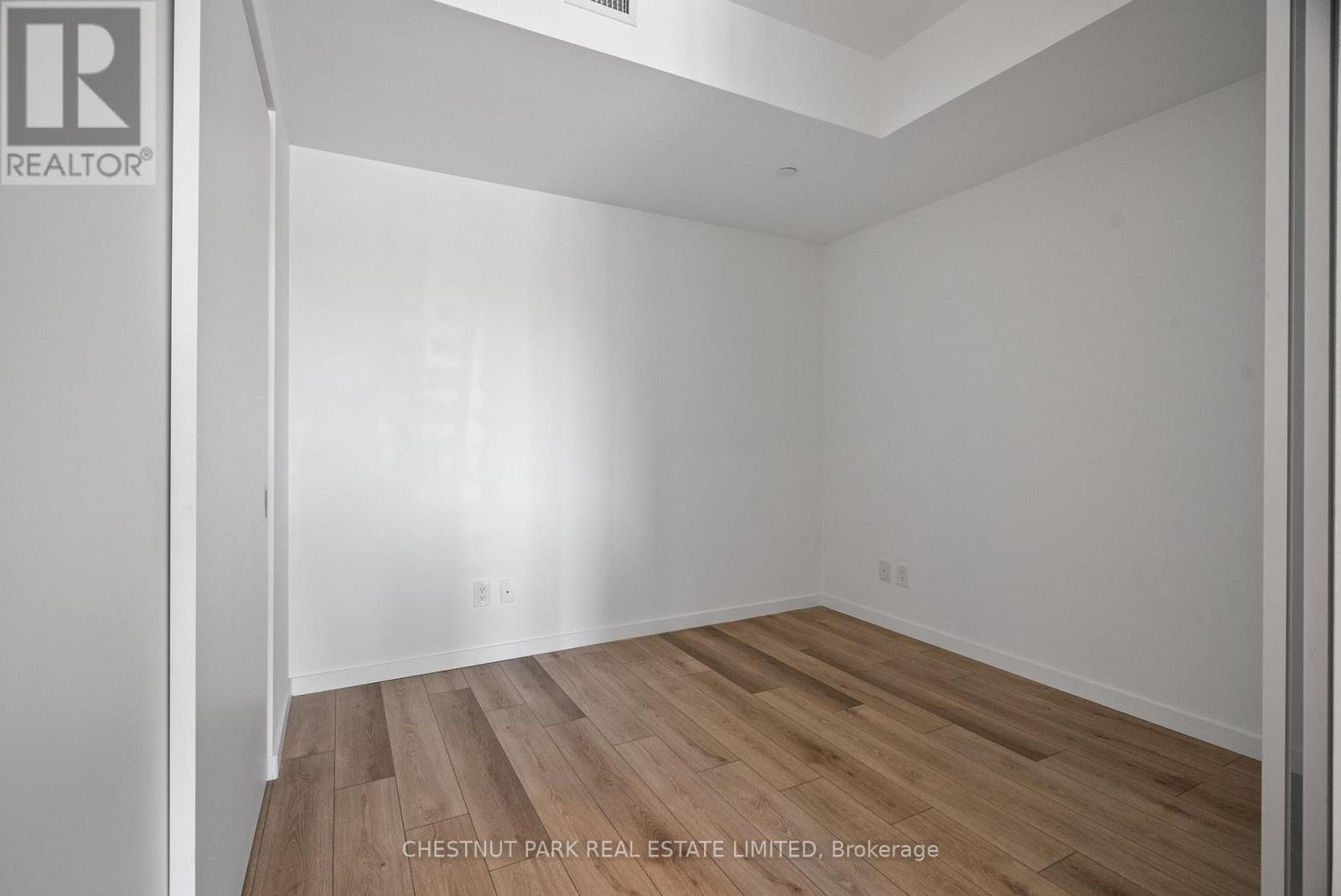 406 - 7 Smith Crescent, Toronto, Ontario  M8Z 0G3 - Photo 6 - W12451627
