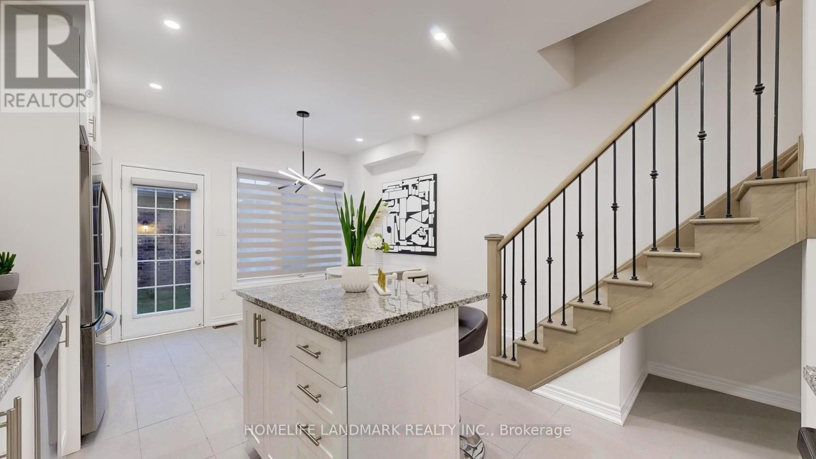 575 White's Hill Avenue, Markham, Ontario  L6B 1N9 - Photo 13 - N12455852