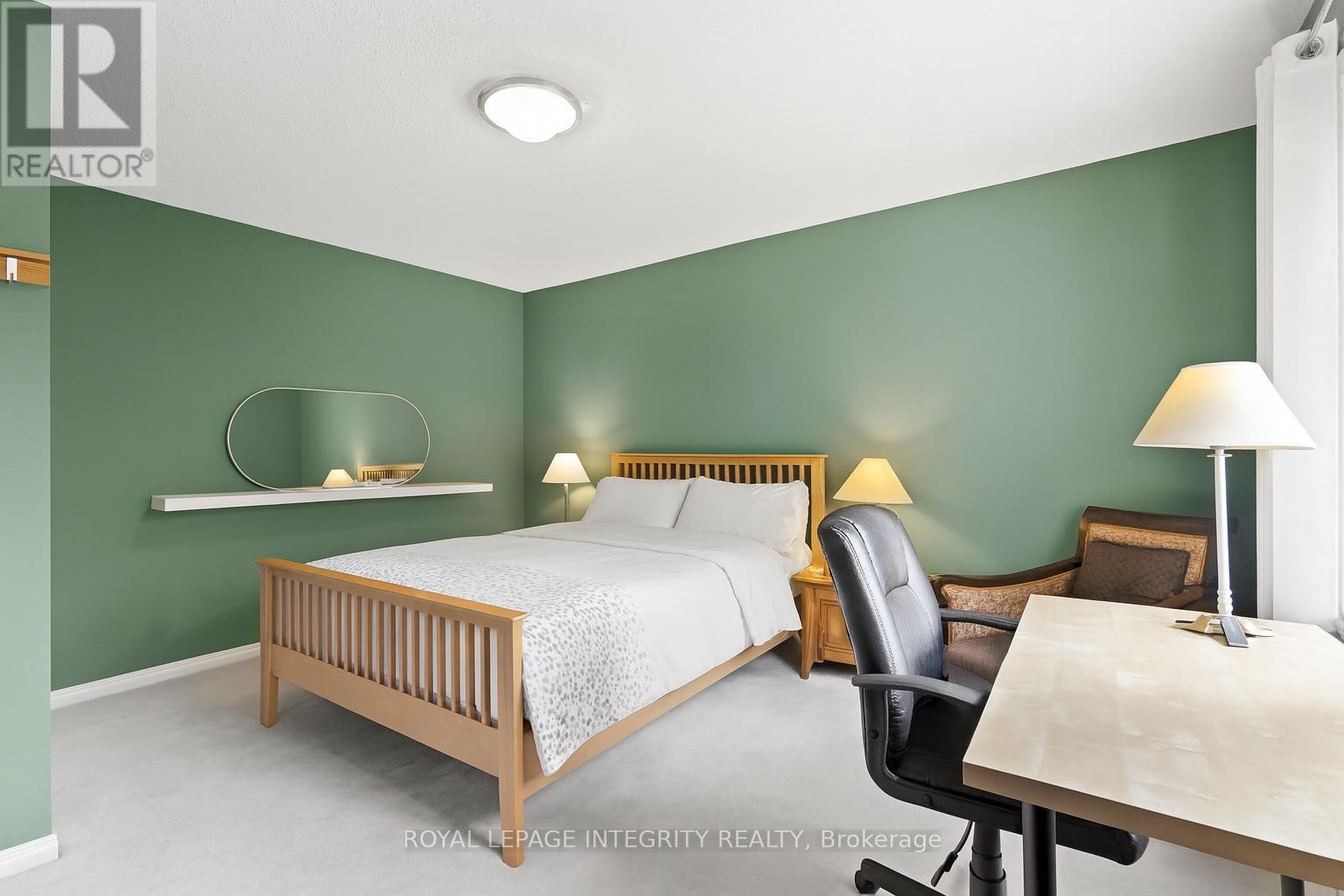 6 Marchbrook Circle, Ottawa, Ontario  K2W 1A1 - Photo 39 - X12456164