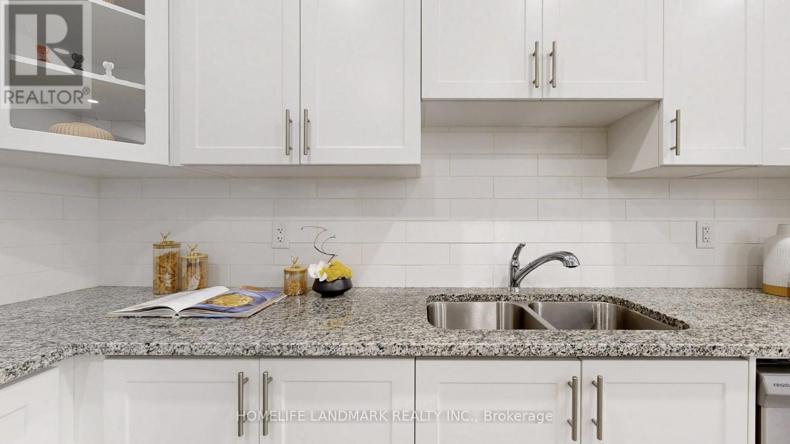 575 White's Hill Avenue, Markham, Ontario  L6B 1N9 - Photo 15 - N12455852