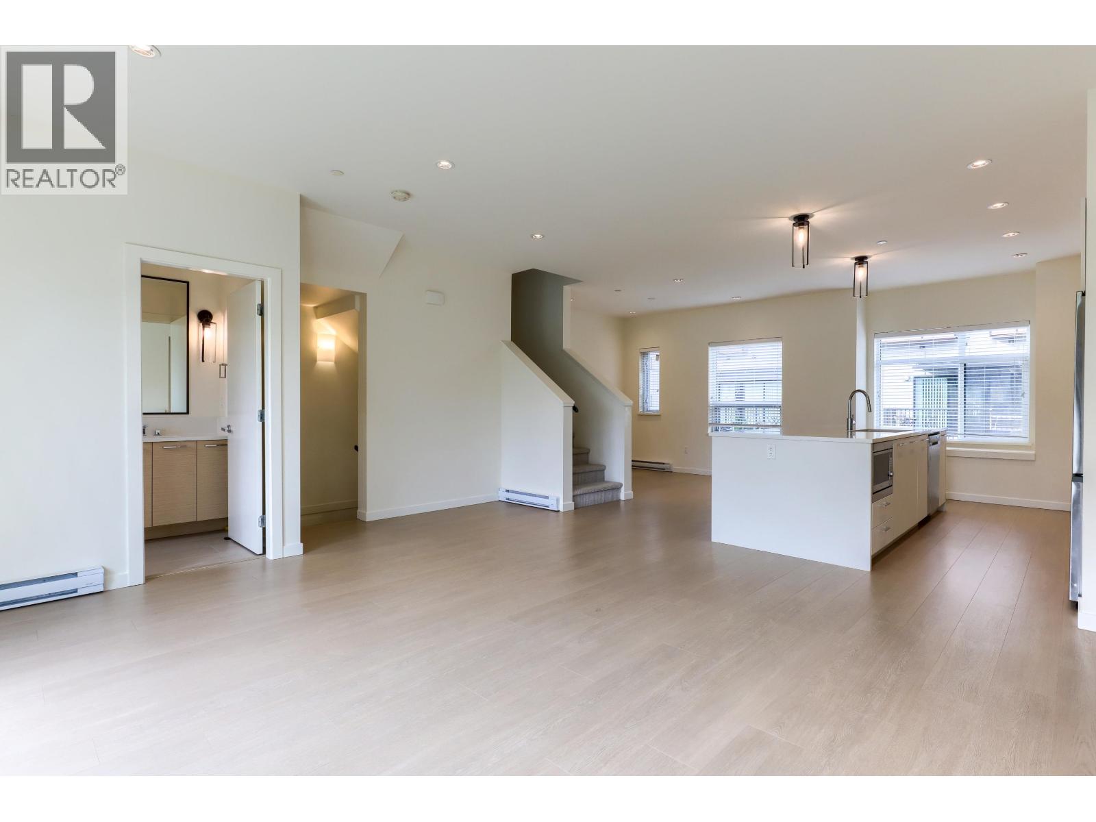 6 629 South Dyke Road, New Westminster, British Columbia  V3M 0N3 - Photo 3 - R3055852