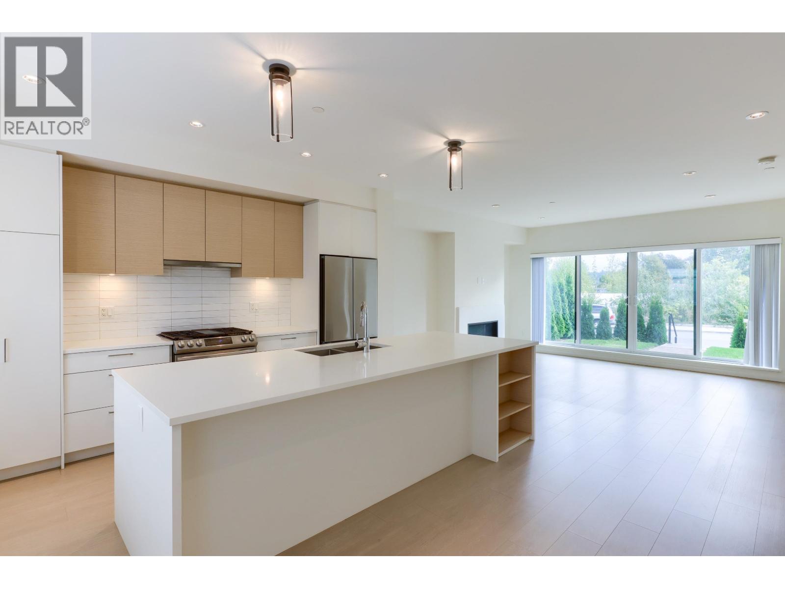 6 629 South Dyke Road, New Westminster, British Columbia  V3M 0N3 - Photo 2 - R3055852