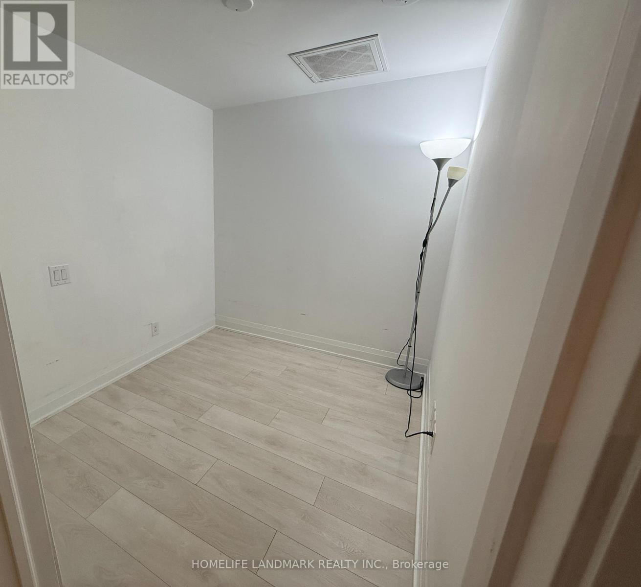 315 - 33 Frederick Todd Way, Toronto, Ontario  M4G 0C9 - Photo 8 - C12456061