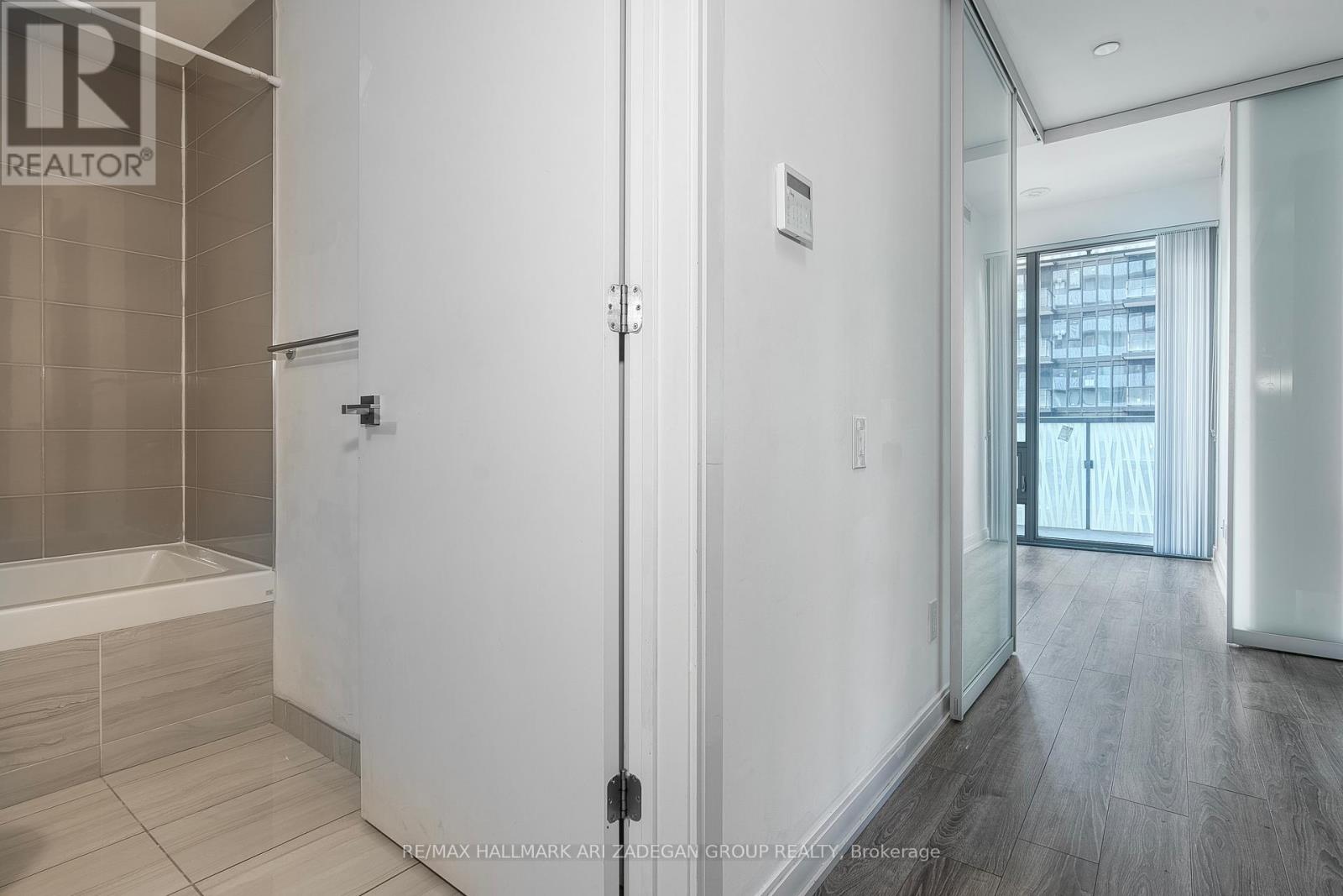 1415 - 50 Charles Street E, Toronto, Ontario  M4Y 0C3 - Photo 4 - C12456073