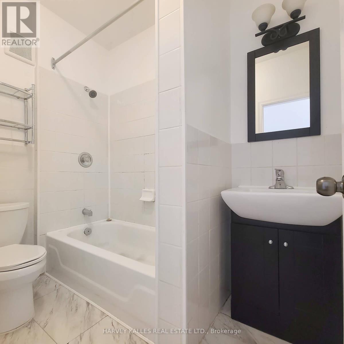 2nd Floor - 206 Augusta Avenue, Toronto, Ontario  M5T 2L6 - Photo 11 - C12456098