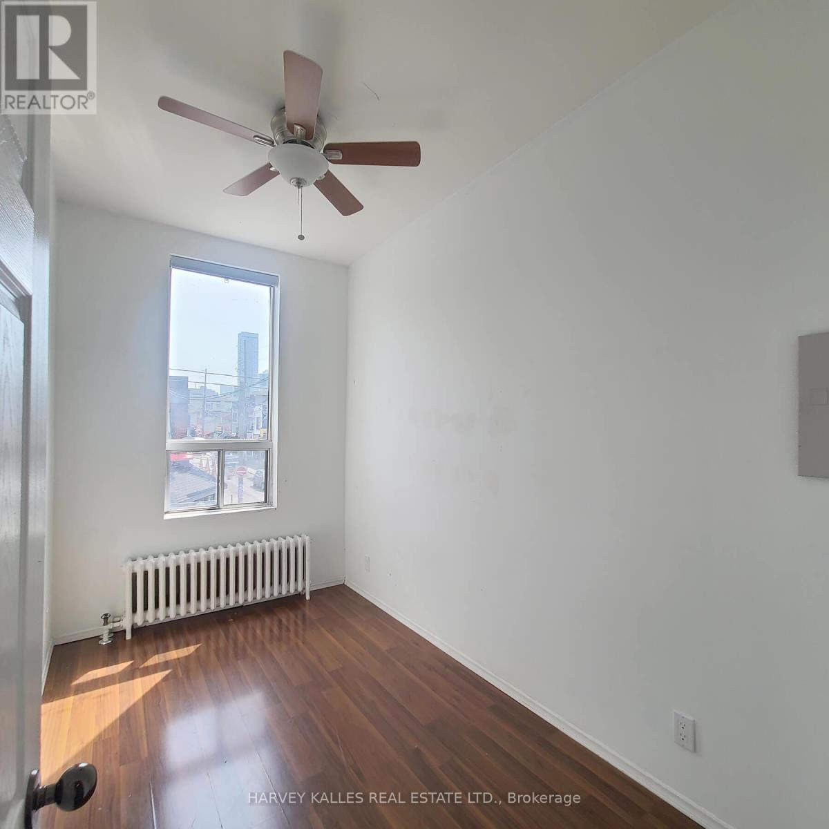2nd Floor - 206 Augusta Avenue, Toronto, Ontario  M5T 2L6 - Photo 12 - C12456098