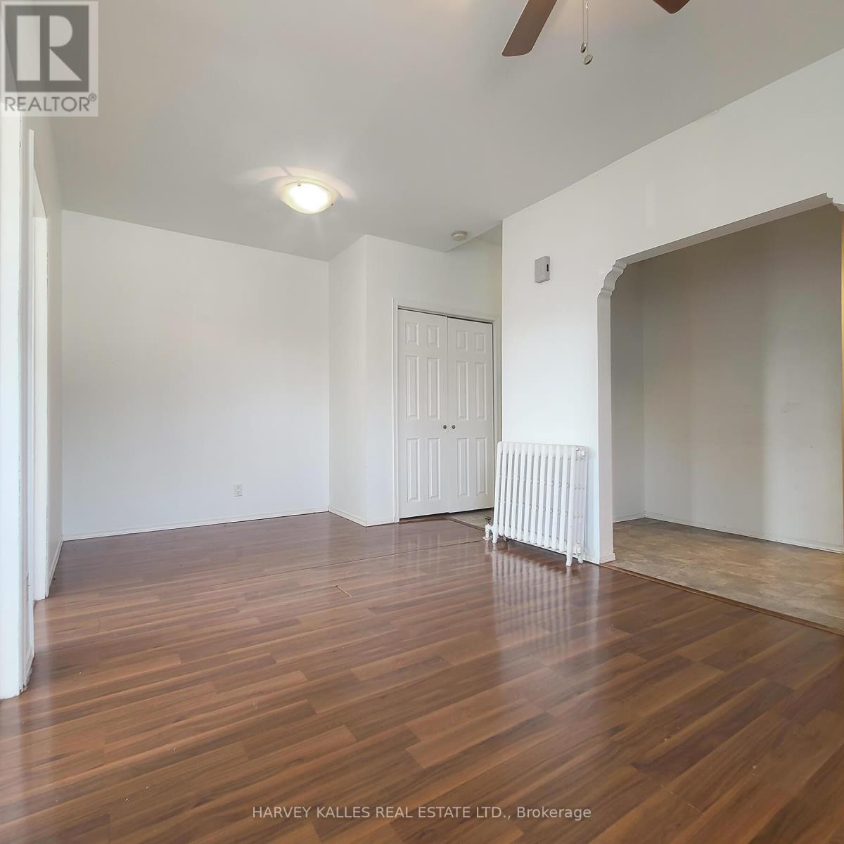 2nd Floor - 206 Augusta Avenue, Toronto, Ontario  M5T 2L6 - Photo 2 - C12456098
