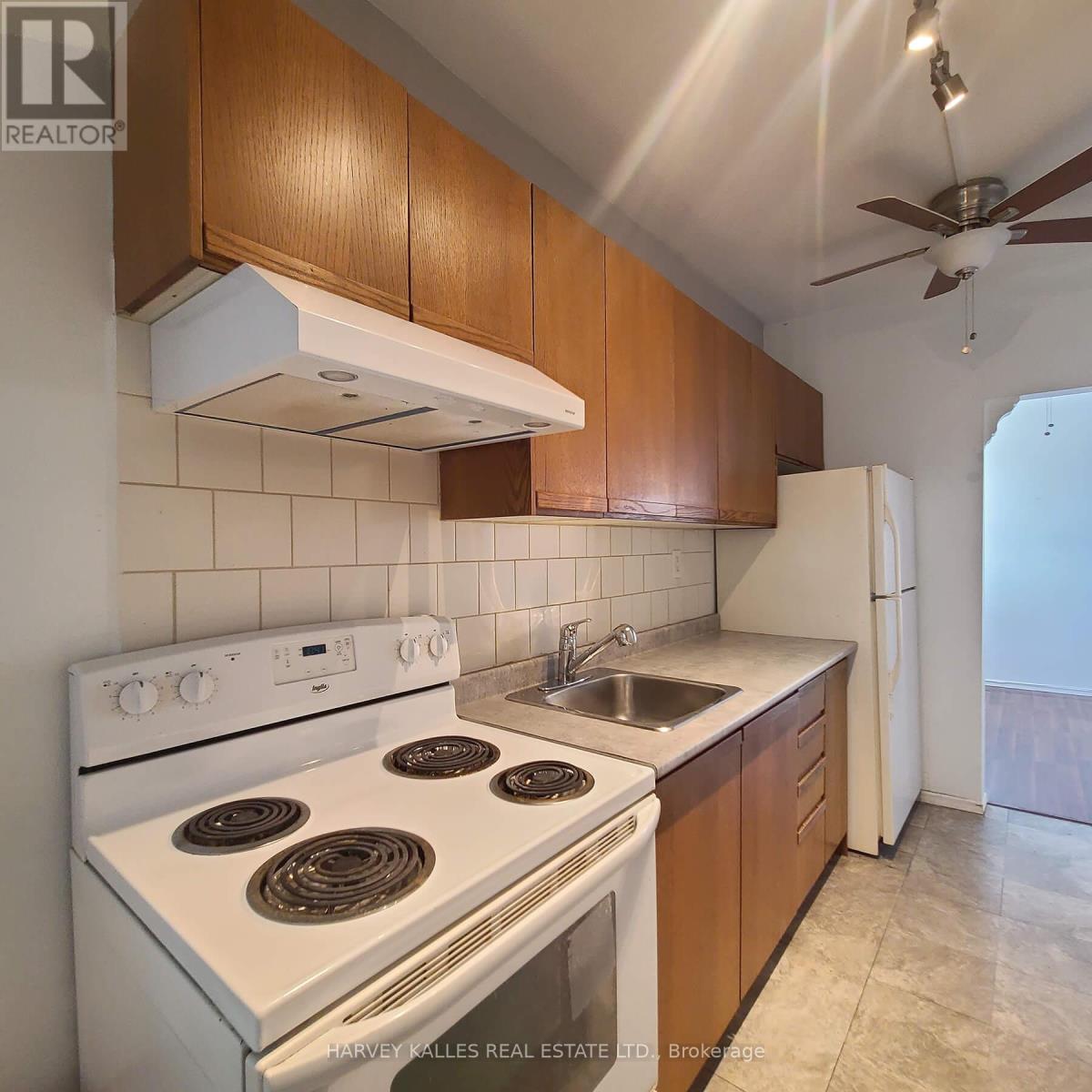 2nd Floor - 206 Augusta Avenue, Toronto, Ontario  M5T 2L6 - Photo 9 - C12456098