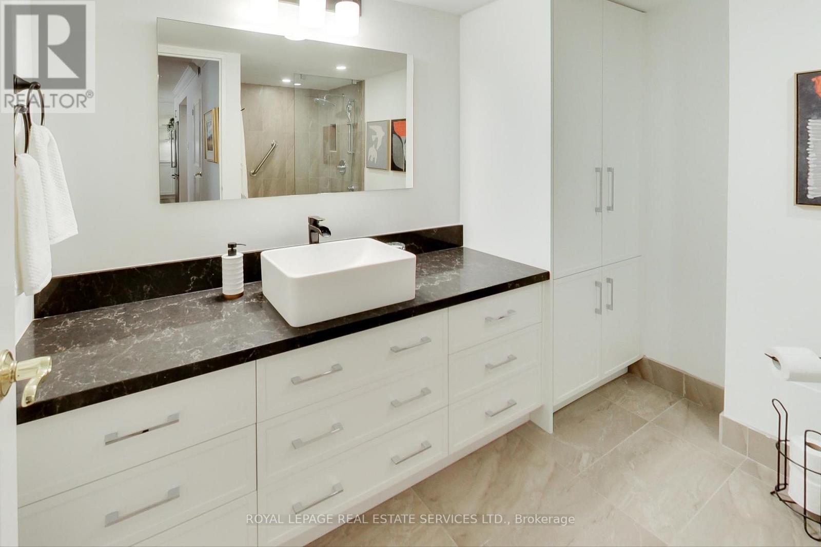 415 - 35 Church Street, Toronto, Ontario  M5E 1T3 - Photo 18 - C12456129