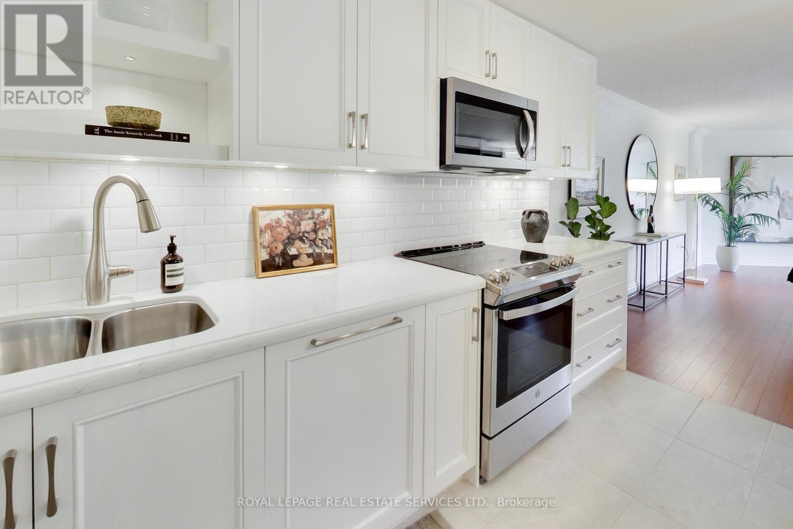 415 - 35 Church Street, Toronto, Ontario  M5E 1T3 - Photo 3 - C12456129