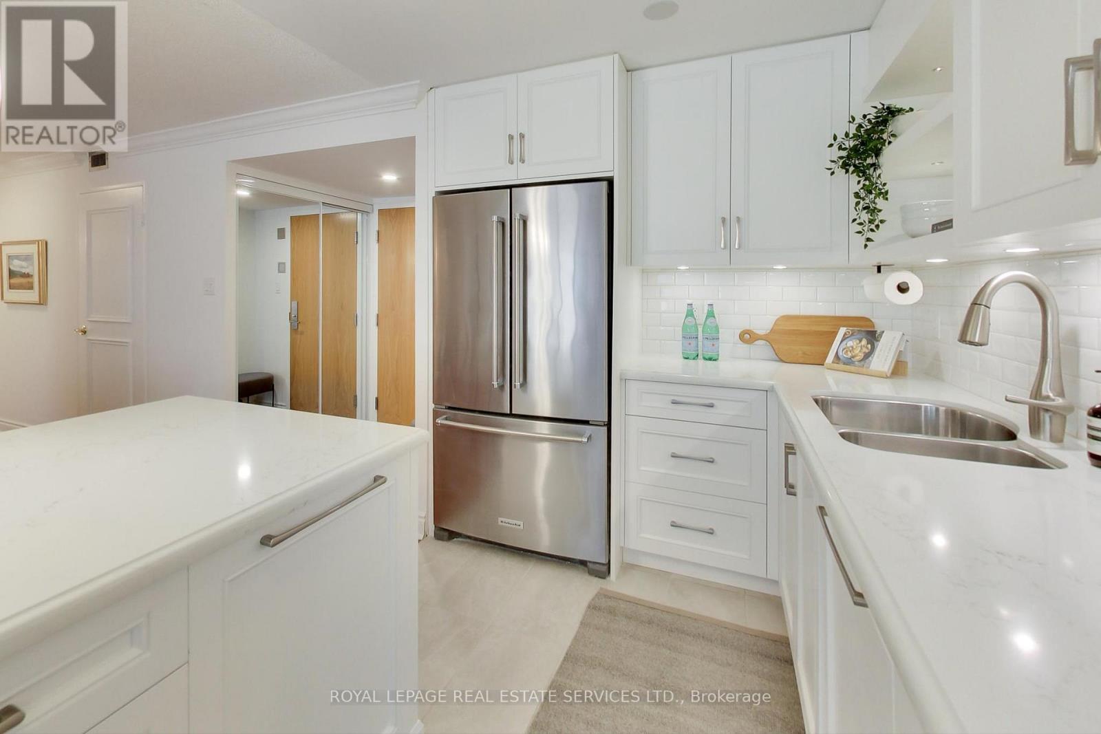415 - 35 Church Street, Toronto, Ontario  M5E 1T3 - Photo 4 - C12456129