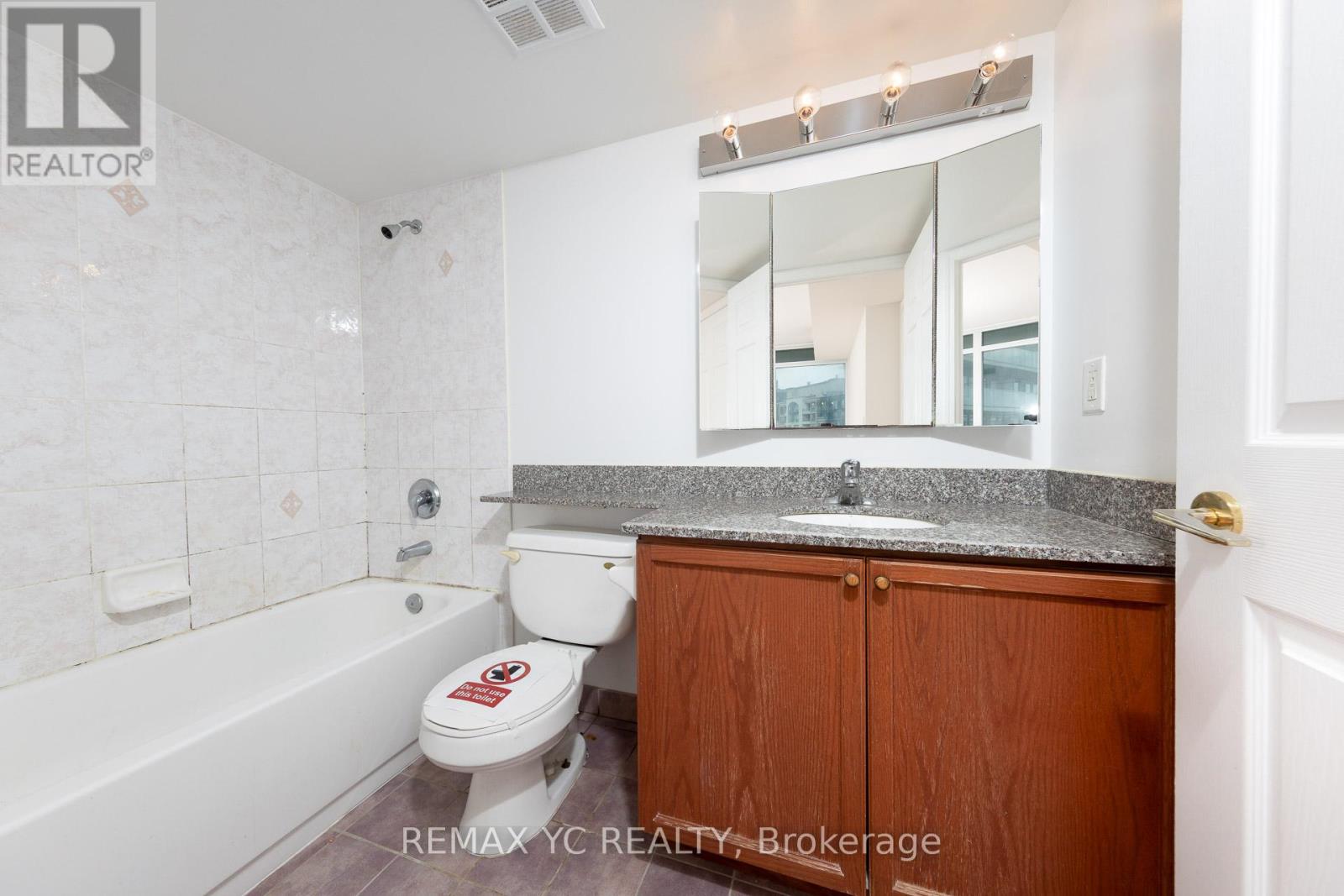 2410 - 5500 Yonge Street, Toronto, Ontario  M2N 7L1 - Photo 17 - C12456152