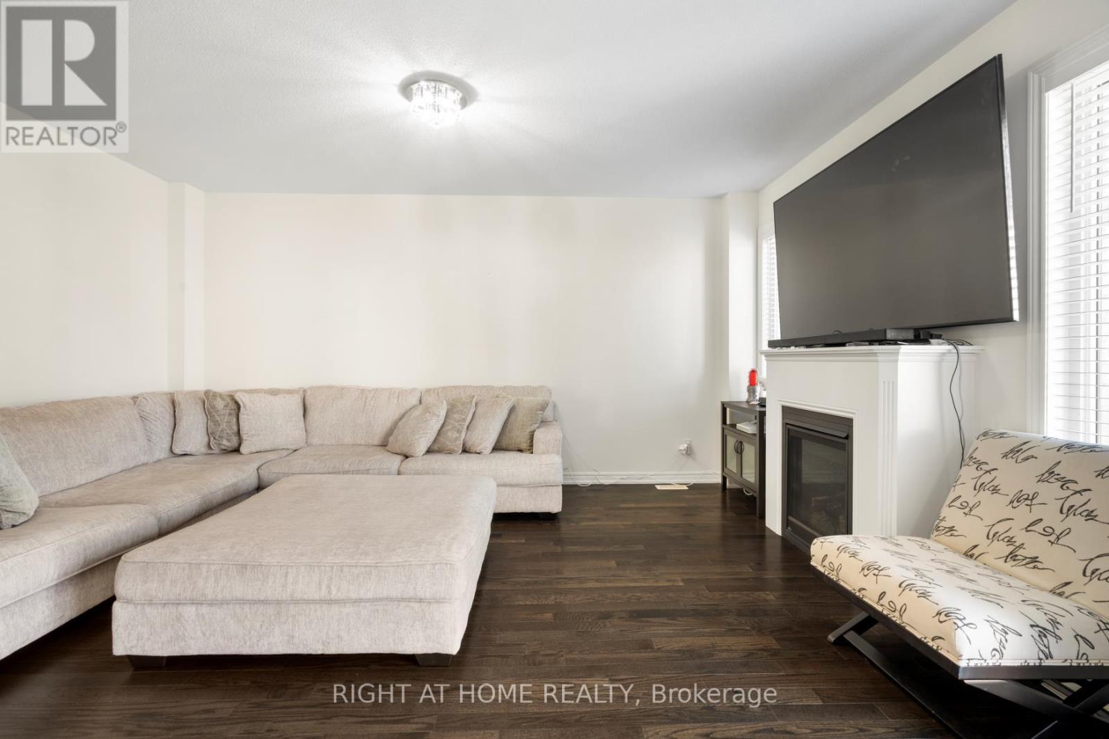 4 Bill Hutchinson Crescent, Clarington, Ontario  L1C 7E1 - Photo 10 - E12456115