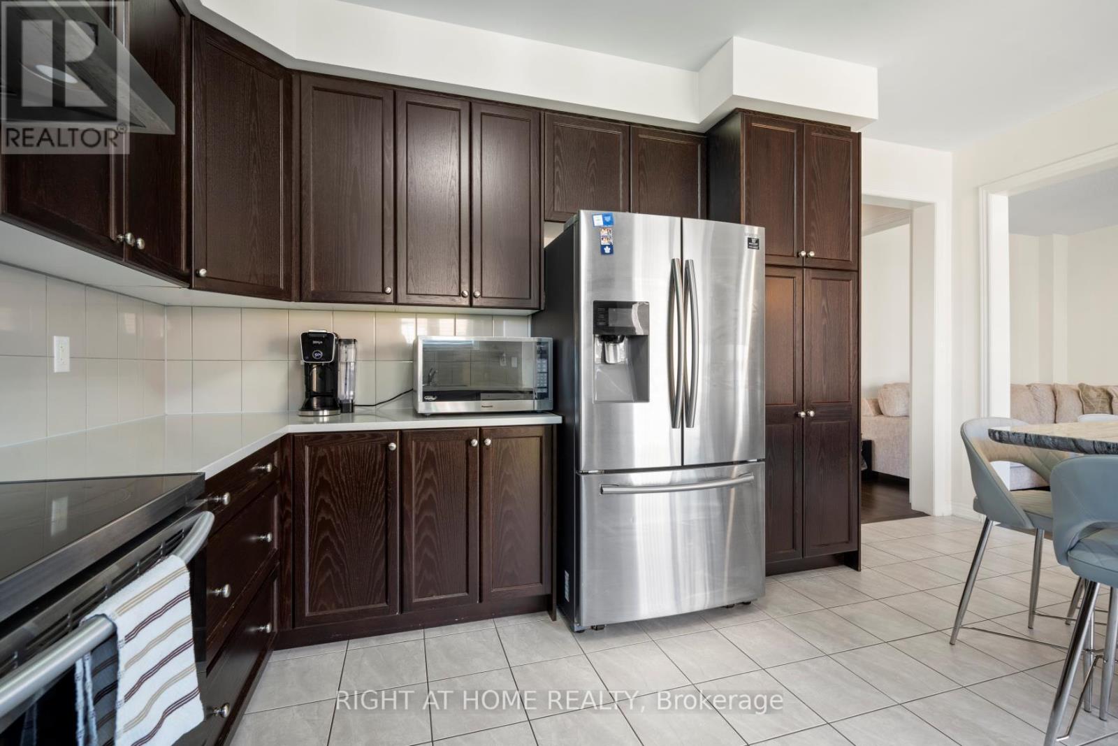 4 Bill Hutchinson Crescent, Clarington, Ontario  L1C 7E1 - Photo 13 - E12456115
