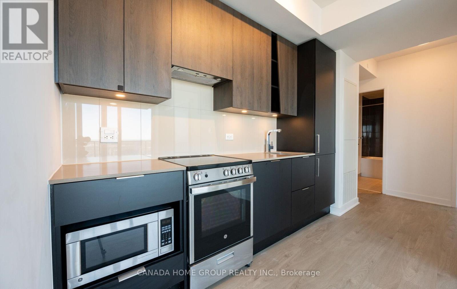 5510 - 3900 Confederation Parkway, Mississauga, Ontario  L5B 0M3 - Photo 17 - W12389550