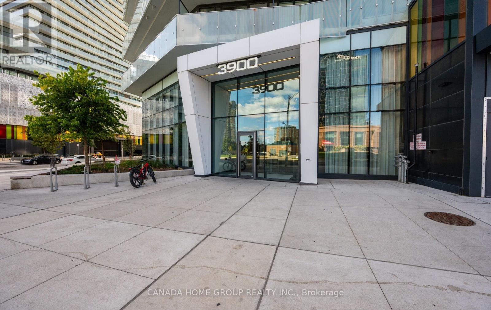 5510 - 3900 Confederation Parkway, Mississauga, Ontario  L5B 0M3 - Photo 2 - W12389550