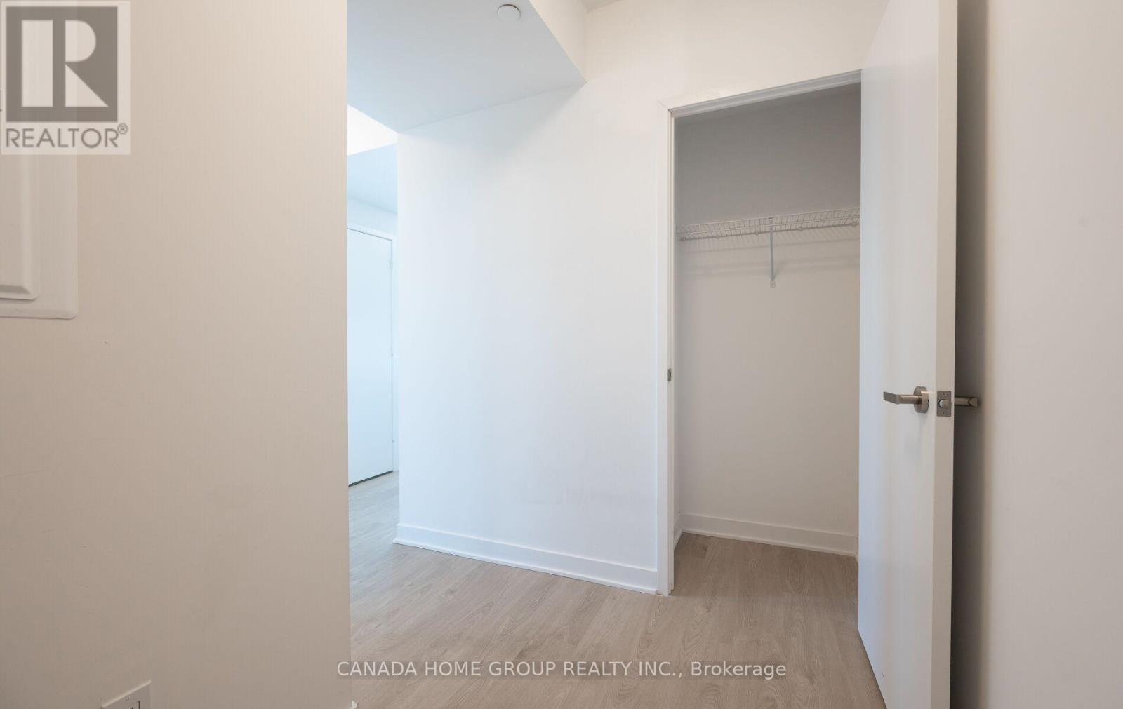 5510 - 3900 Confederation Parkway, Mississauga, Ontario  L5B 0M3 - Photo 8 - W12389550