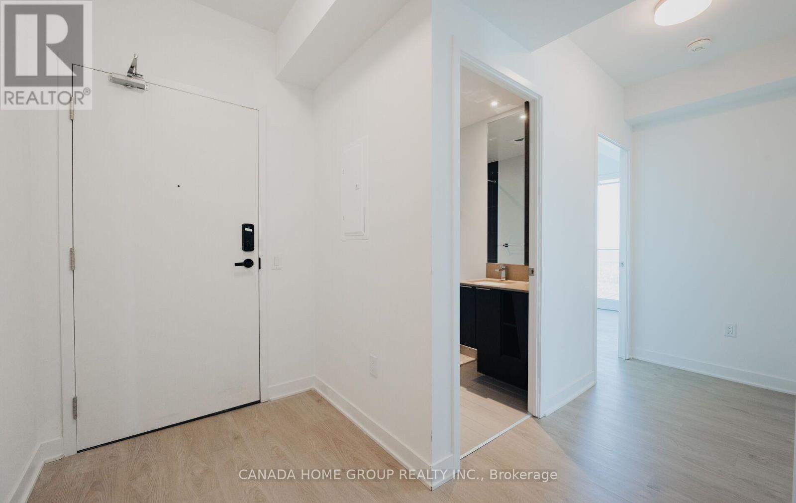 5510 - 3900 Confederation Parkway, Mississauga, Ontario  L5B 0M3 - Photo 9 - W12389550