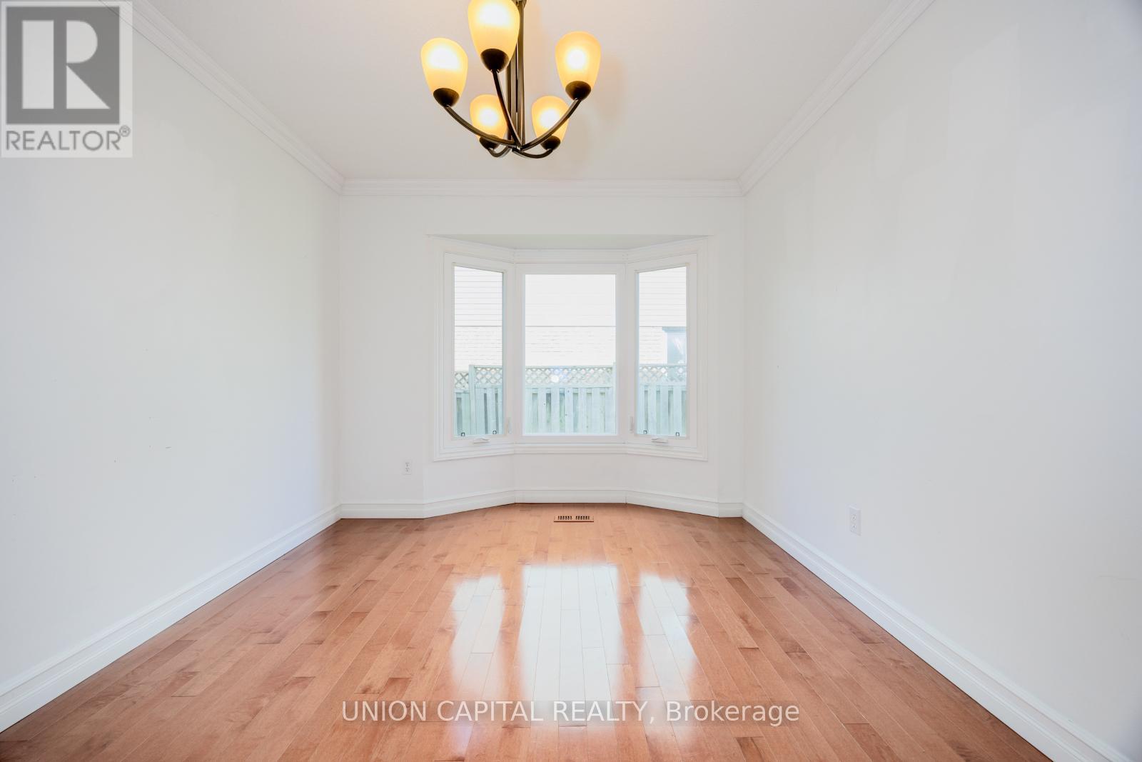 82 Old Yonge Street, Aurora, Ontario  L4G 6C7 - Photo 10 - N12456083