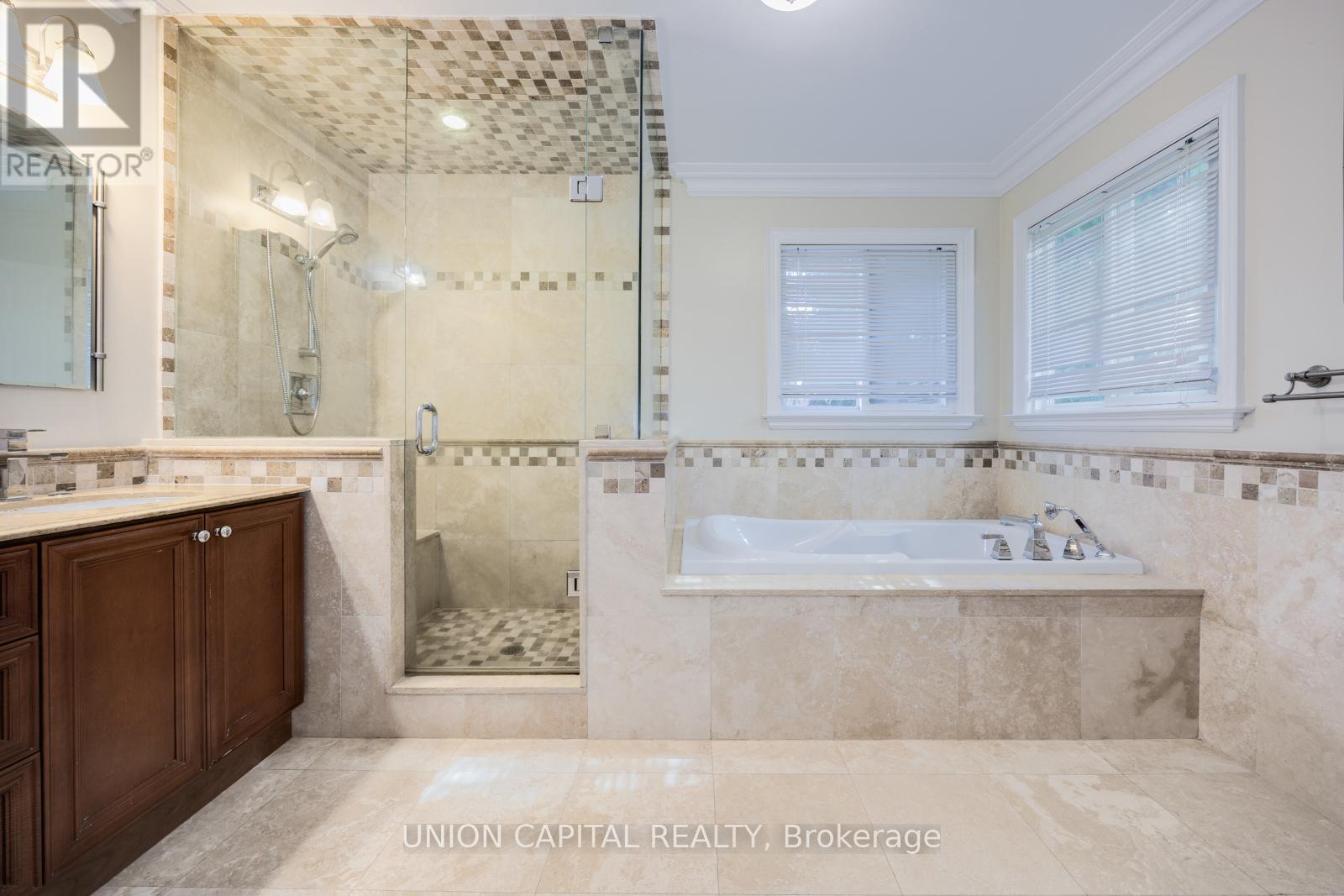 82 Old Yonge Street, Aurora, Ontario  L4G 6C7 - Photo 17 - N12456083