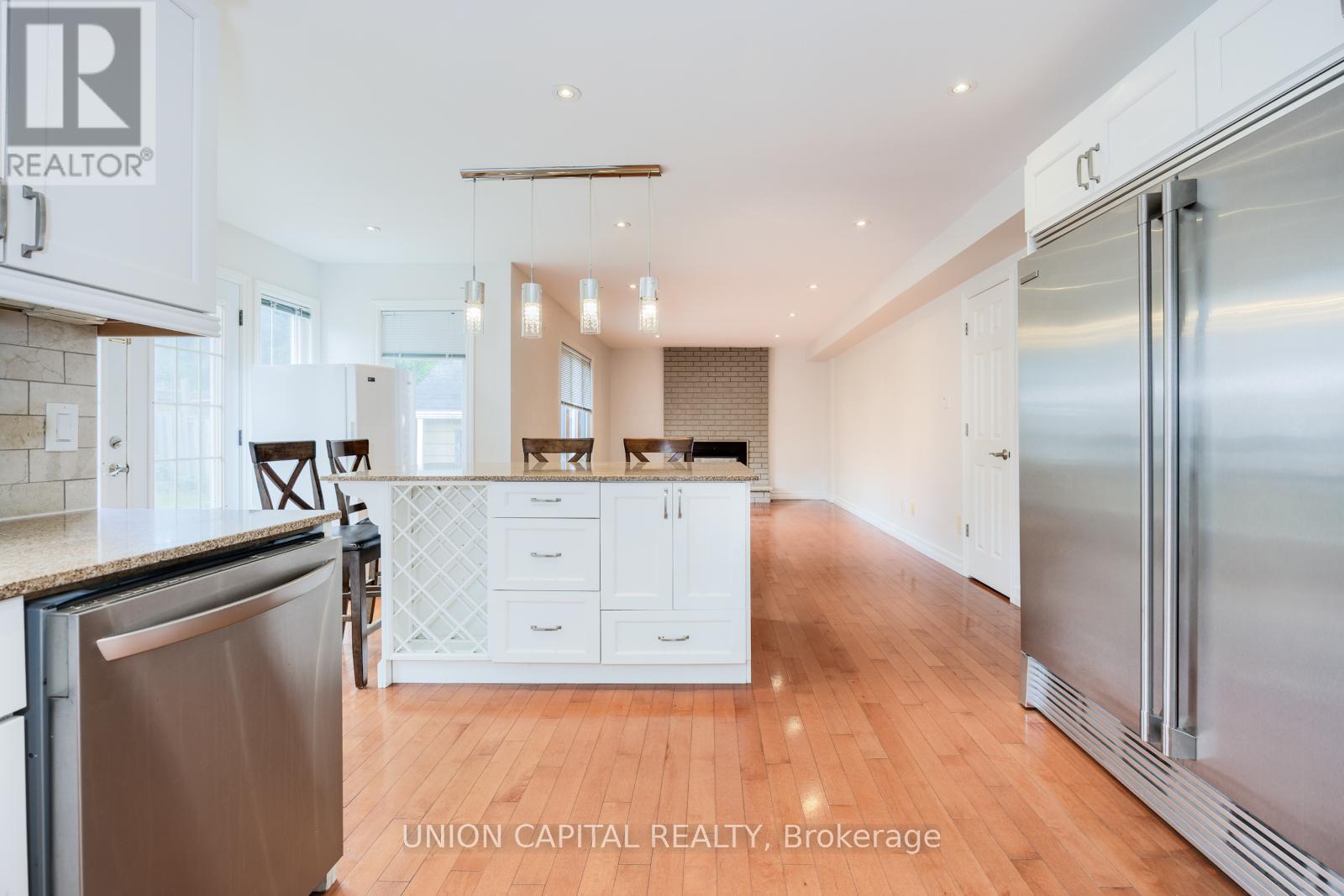82 Old Yonge Street, Aurora, Ontario  L4G 6C7 - Photo 4 - N12456083