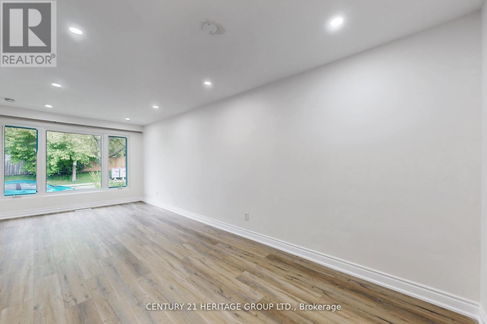144 Maurice Court, Newmarket (Bristol-London), Ontario  L3Y 2W2 - Photo 8 - N12456103